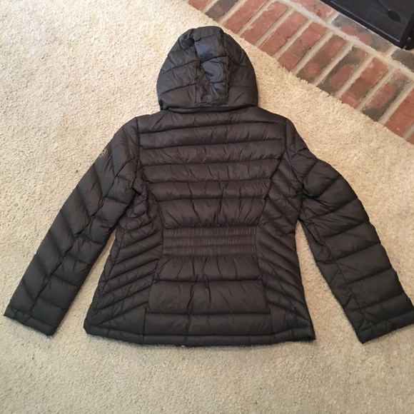 LIKE NEW- Michael Kors Packable Down Fill Jacket - Picture 2 of 3
